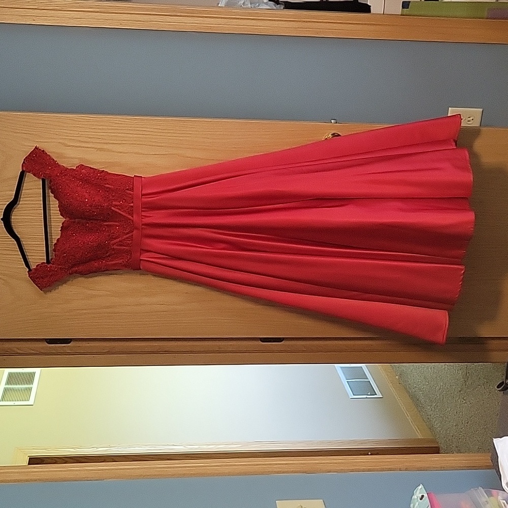 Prom dress - Picture 3 of 3